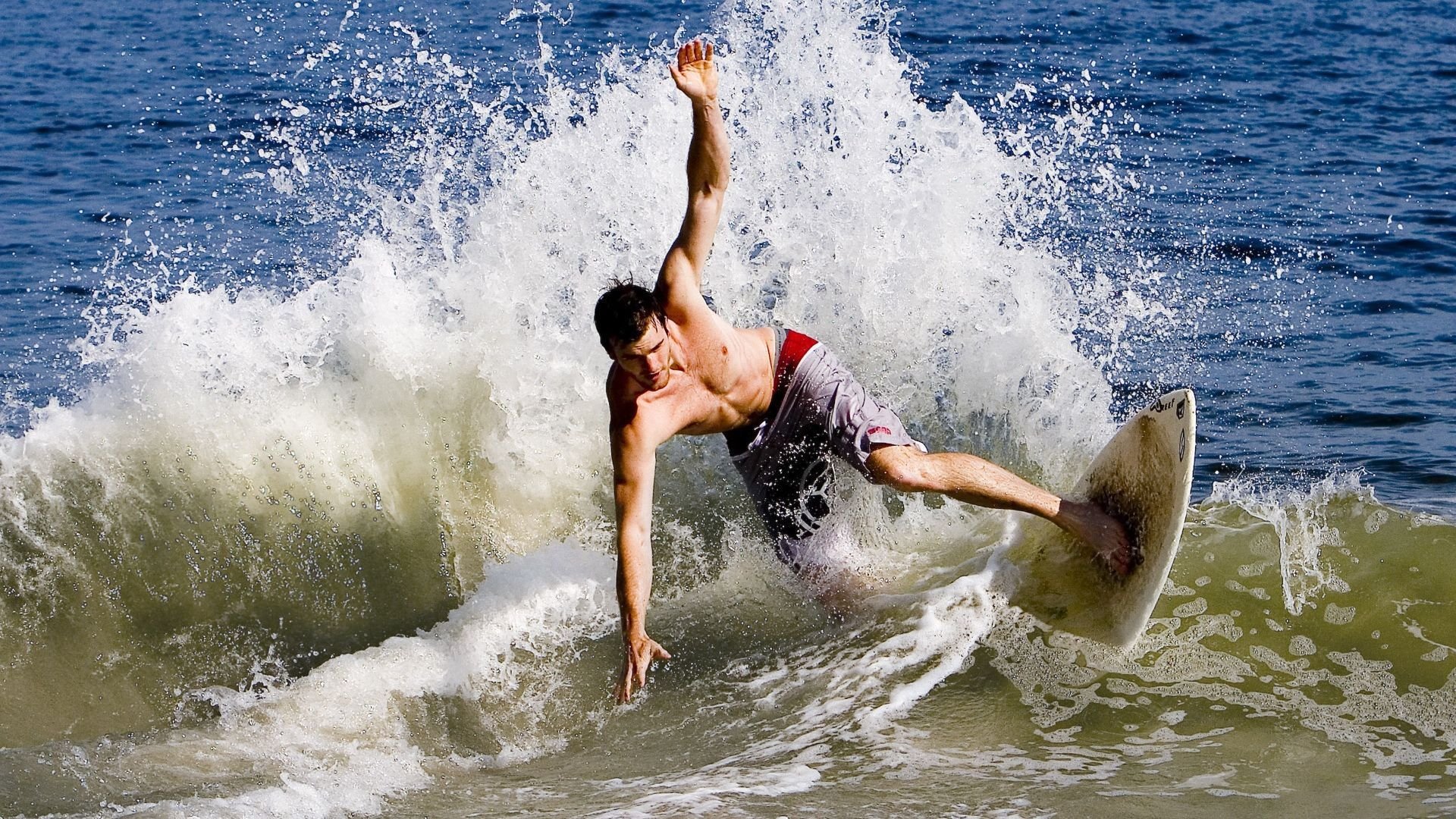 当德甲争冠变成一波流，从拜仁多特，到马刺与辽宁的胜负隐喻